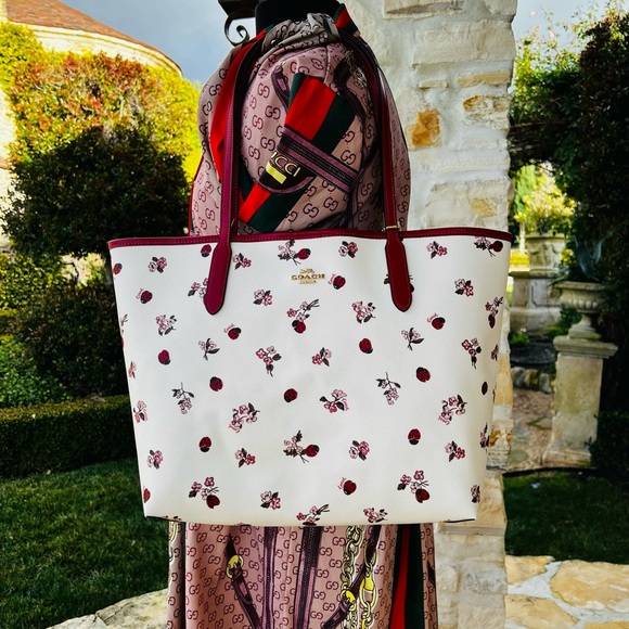 Coach Ladybug Floral Reversible Tote Handbag&wallet&wristlet NWT - Picture 7 of 12